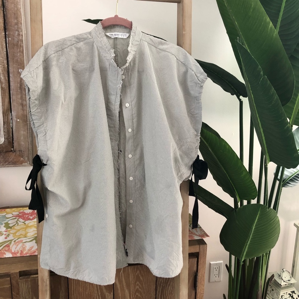💜Zara Basic grey striped shirt with ribbon bows